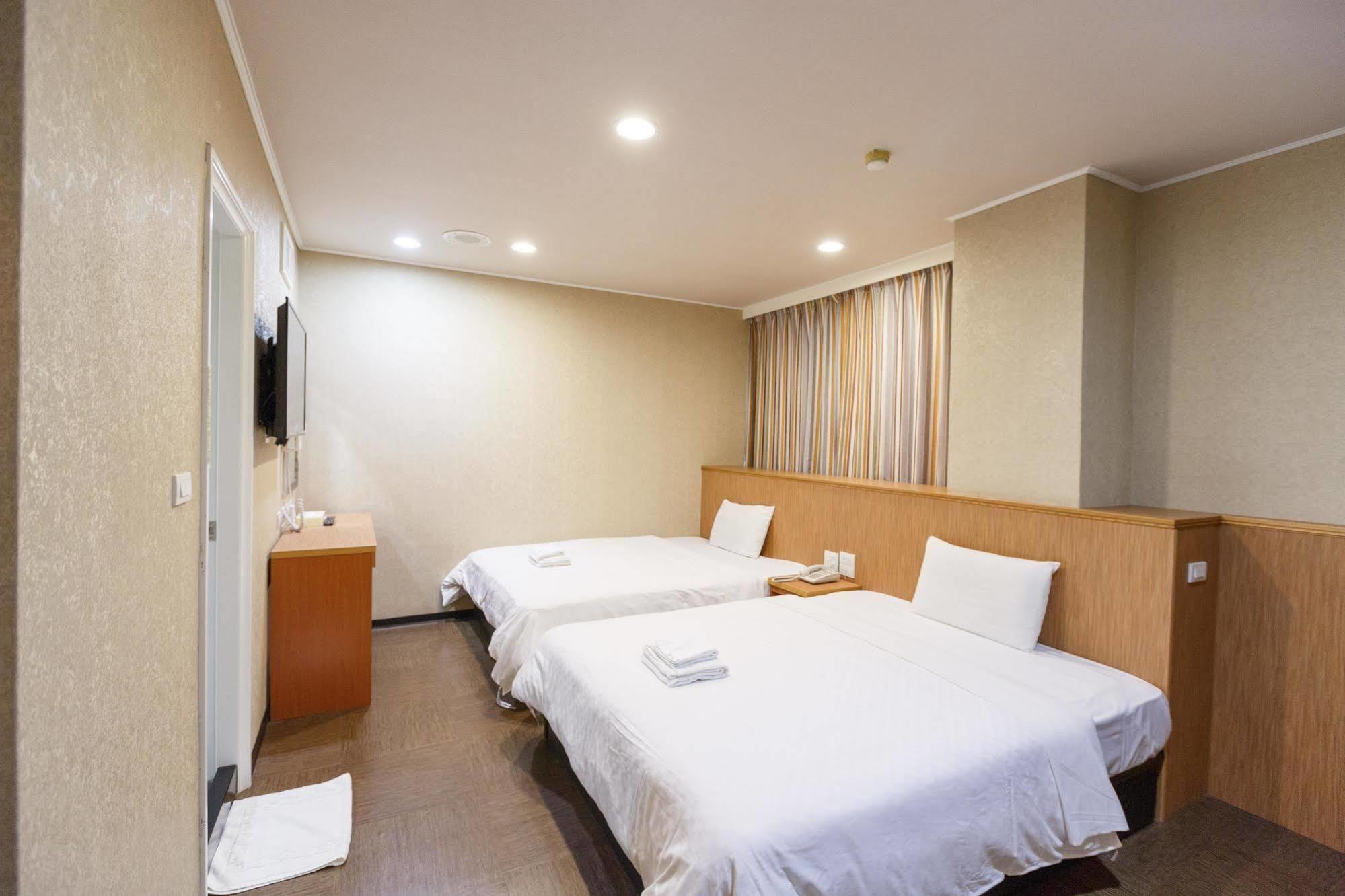 Huahou Hotell Kaohsiung Exteriör bild