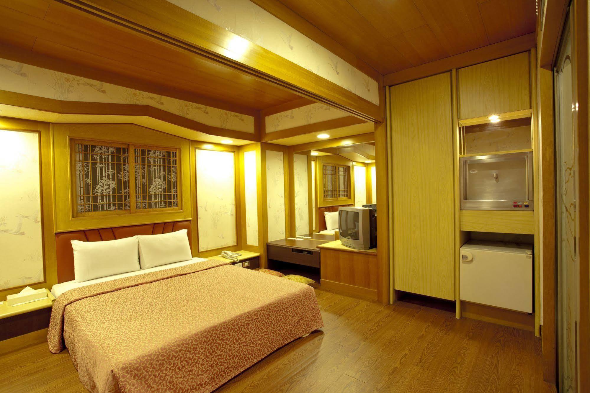 Huahou Hotell Kaohsiung Exteriör bild